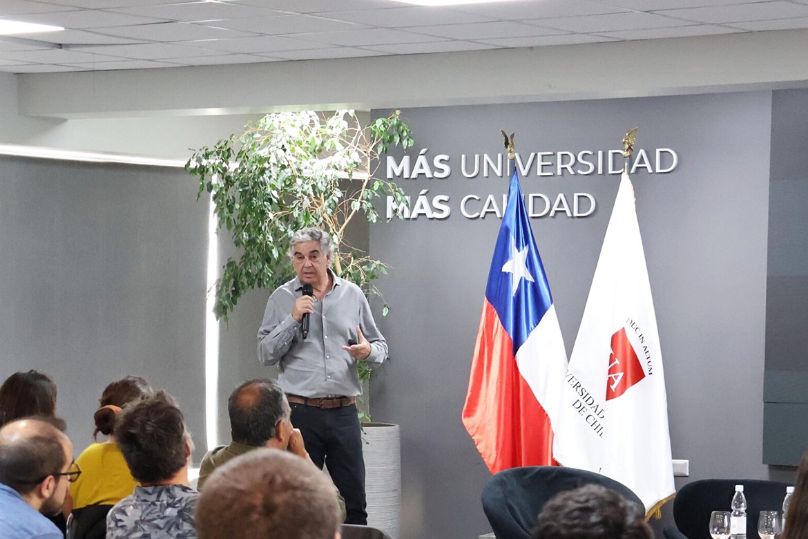 CONFERENCIA EN LA UNIVERSIDAD AUTÓNOMA DE CHILE